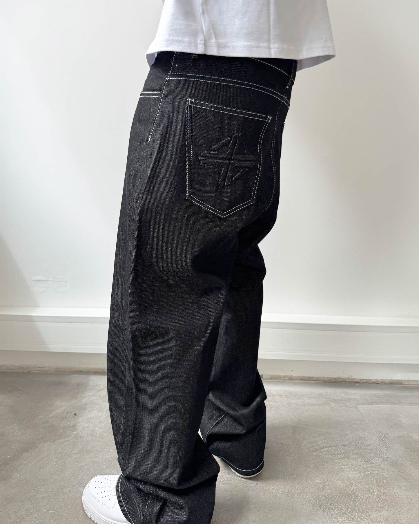 SUEDE HILLS® Denim "Raw Black"